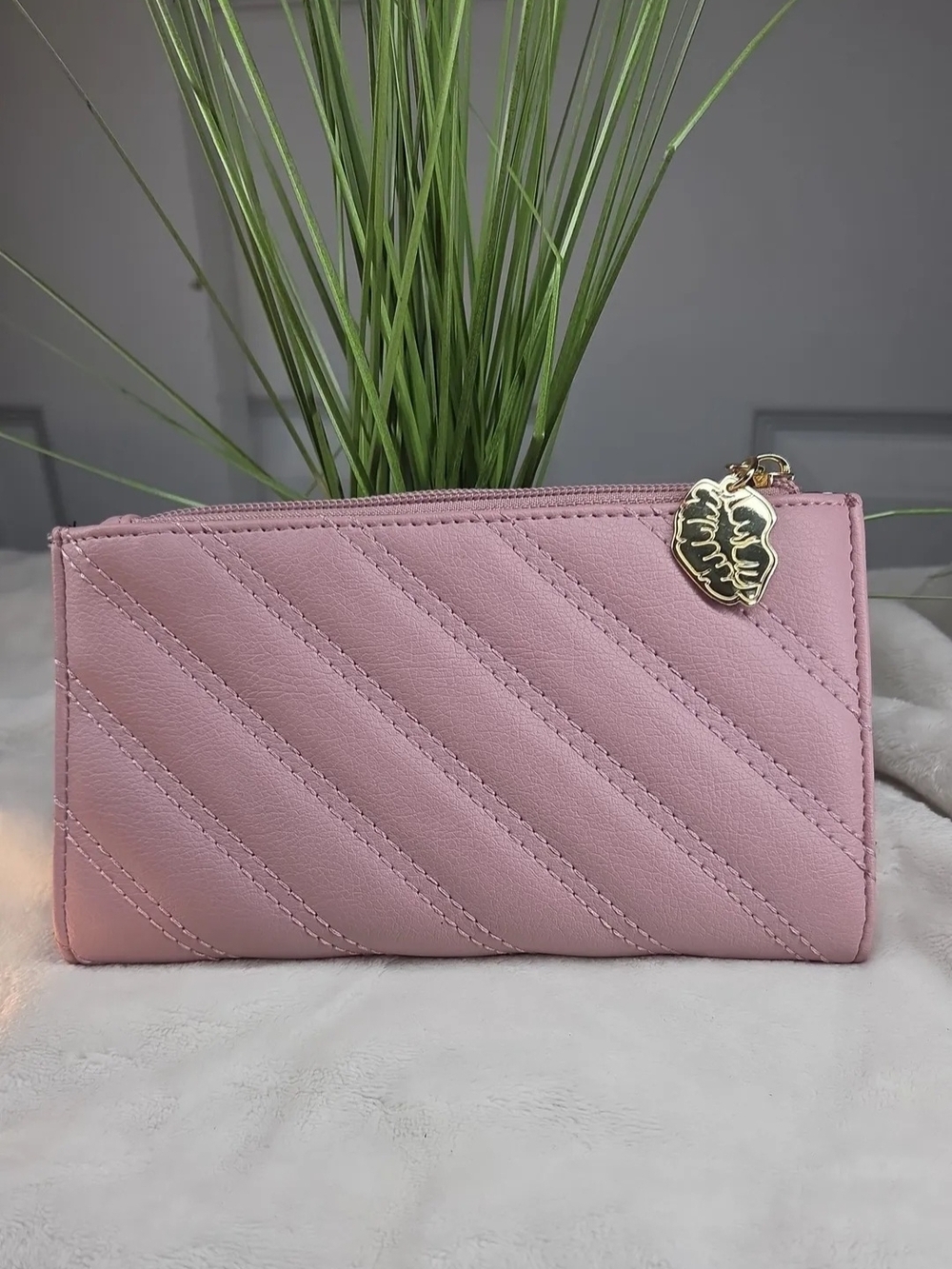Betsey Johnson Blush Pink Quilted Zip Around Wallet Wristlet Gold Charm